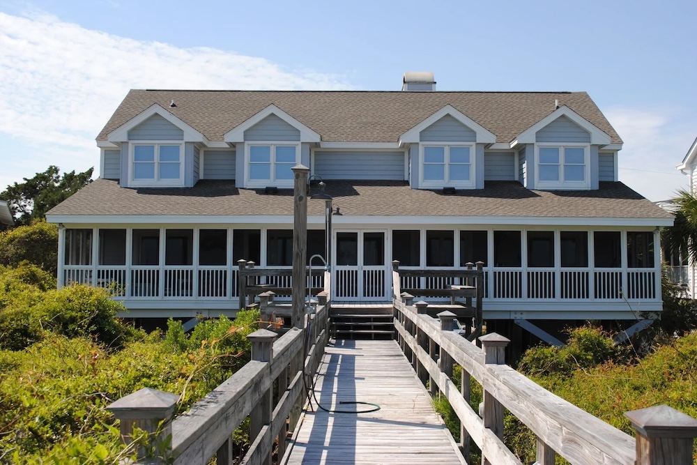 https://greatbeachvacations.com/vacation_rentals/princess-pirates-cottage/
